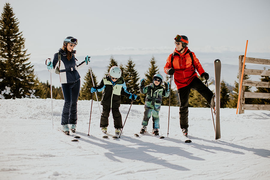 skiing family